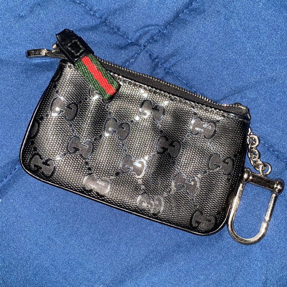 Authentic Gucci coin holder/belt loop wallet from the 500 collection. UNISEX